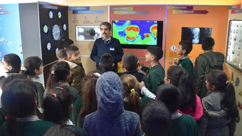 Şahinbey ‘Bilim Tırı’ ile bilimi ve teknolojiyi okullara taşıyor