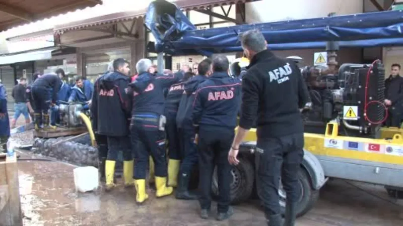 Selin vurduğu yer altı otoparkındaki 245 araç için su tahliyesi yapılıyor