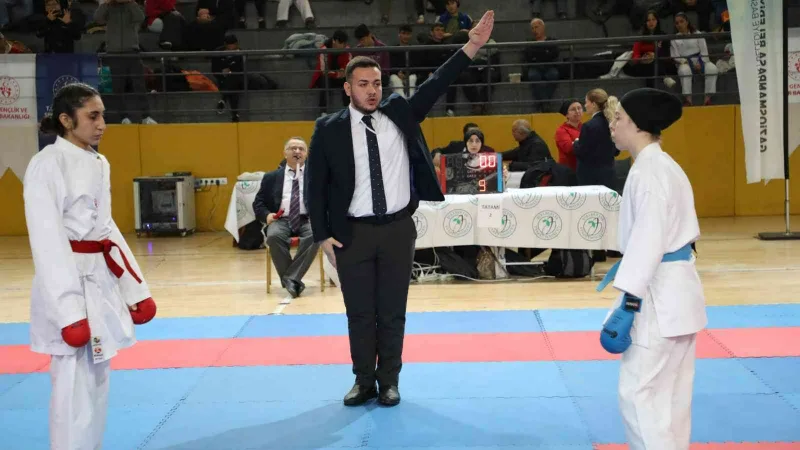 Spor kenti Gaziosmanpaşa’da, bu kez karate rüzgarı esti