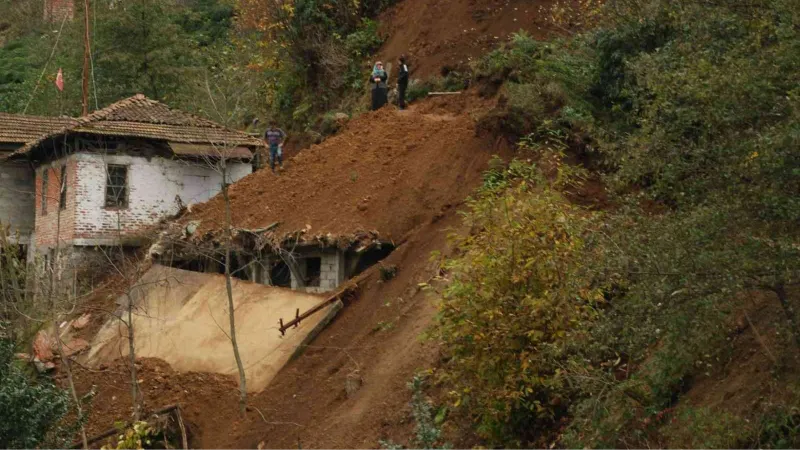 Prof. Dr. Ömer Kara: “Doğu Karadeniz Bölgesi’nin heyelan risk haritaları acilen çıkartılmalı"