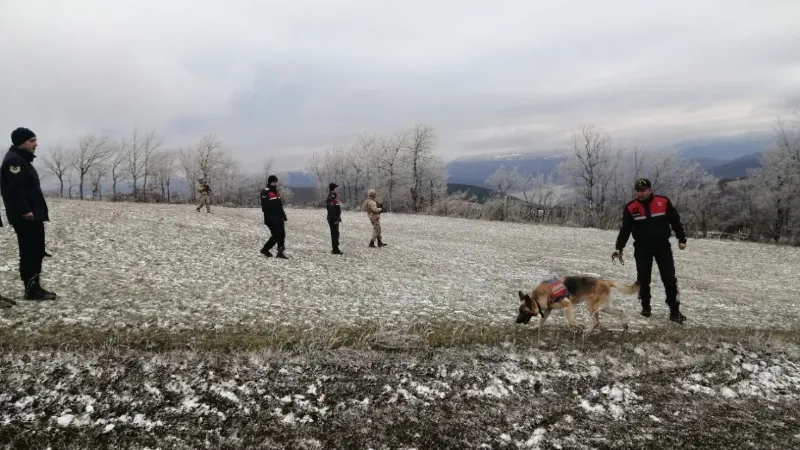 Biranda ortadan kaybolan annesinin kaçırıldığını ileri sürdü