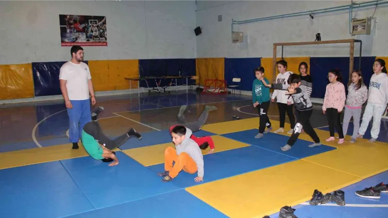 Dikmen’de çocuk ve gençlere ücretsiz judo kursu