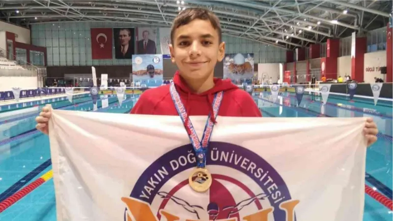 Yüzme yarışmasında Kıbrıs’a başarı taşıdılar