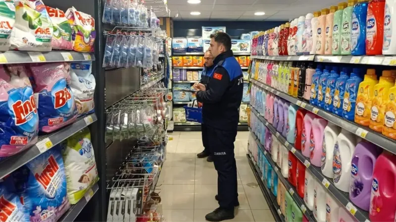 Gazipaşa’da zabıta ekipleri marketleri denetledi