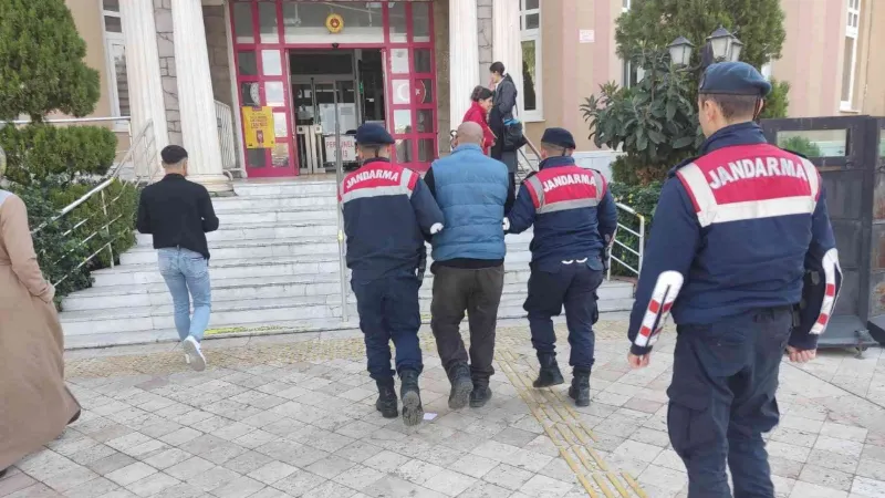 Didim’de göçmen kaçakçıları yakalandı