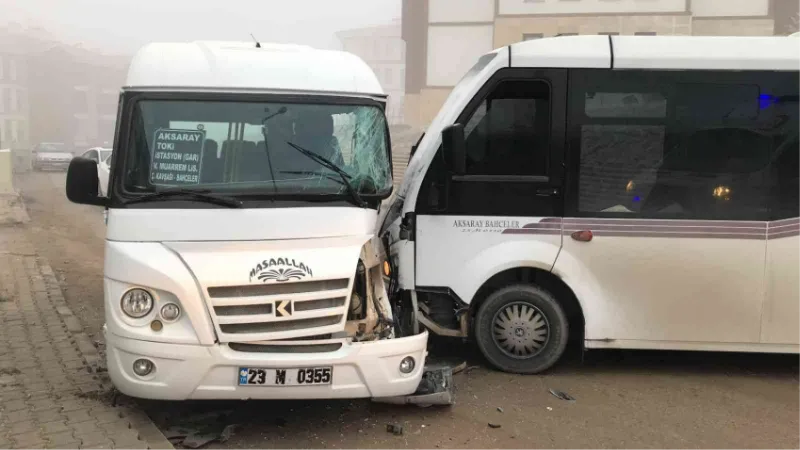 Elazığ’da minibüsler çarpıştı: 1 yaralı