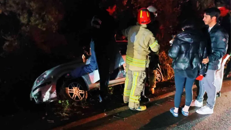 Sarıyer’de araç şarampole devrildi: 3 yaralı