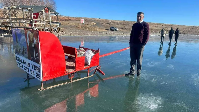 Çıldır Gölü’nün Ardahan tarafı da buz tuttu