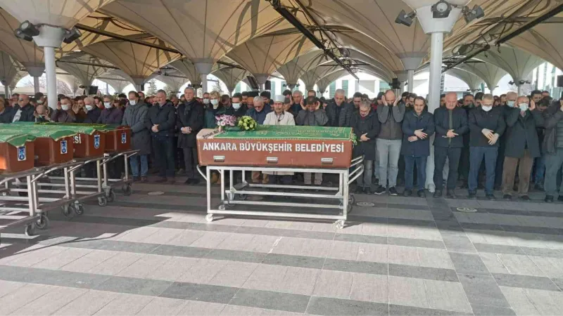 Üniversiteli genç kız trafik kazasında hayatını kaybetti