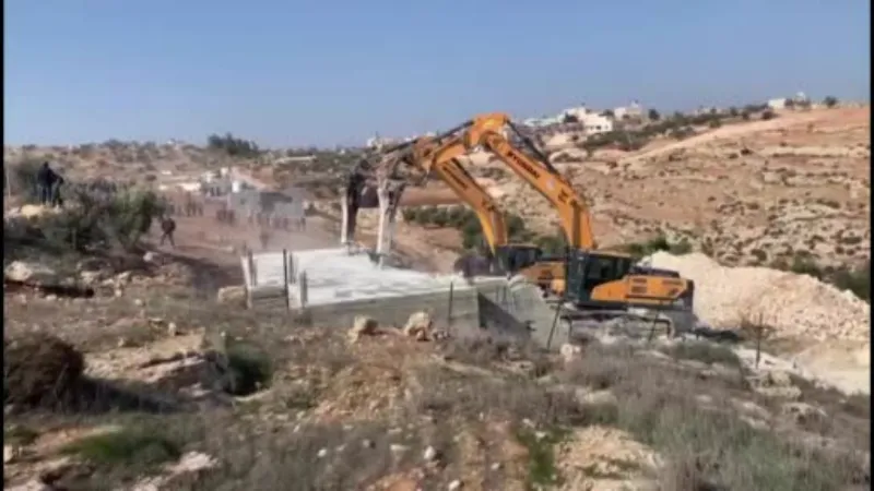 İsrail güçleri, Filistinli bir ailenin evini yıktı