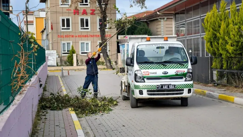 Temiz ve Güzel bir Biga için ekipler aralıksız çalışıyor