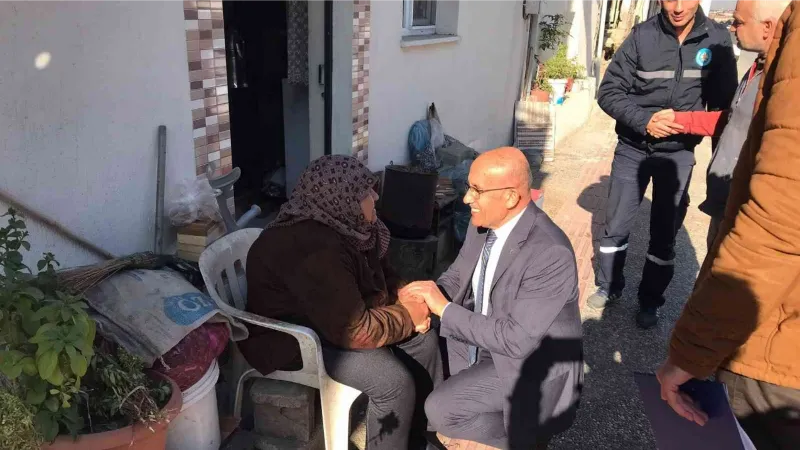 Manisa Büyükşehir evi yanan aileyi yalnız bırakmadı