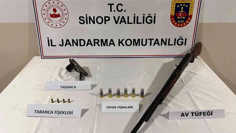 Sinop’ta durdurulan araçta 2 ruhsatsız silah ele geçirildi