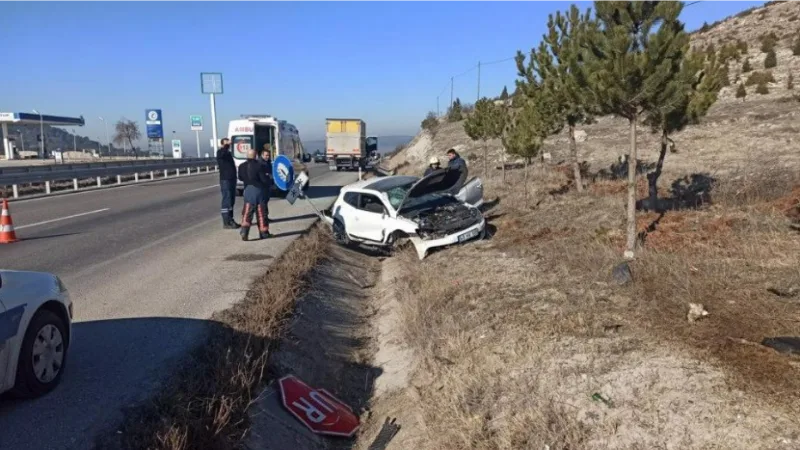 Tavşanlı’da trafik kazası: 2 kişi yaralandı