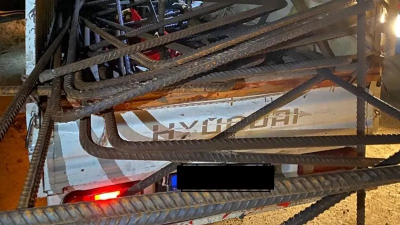 Hızlı tren hattından 3 ton demir çaldığı iddia edilen şüpheliler yakalandı