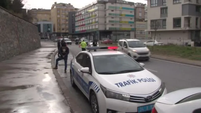 Maltepe’de okul önlerinde polisten sıkı denetim