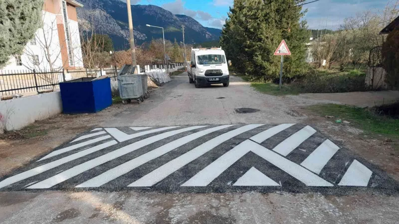 Menteşe Belediyesi okul yollarını güvenli hale getiriyor