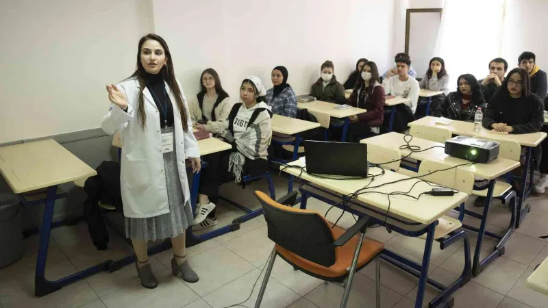 Mersin’de üniversite adaylarına ’hızlı okuma teknikleri’ eğitimi veriliyor