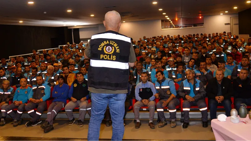 Polis, belediye personeline "şüpheli şahıs ve paket" eğitimi verdi