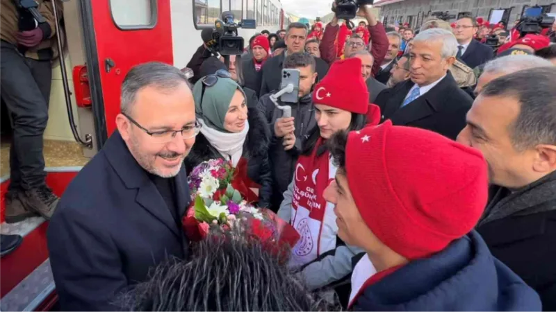 Bakan Kasapoğlu, şehitler diyarına Sarıkamış Ekspresi ile geldi