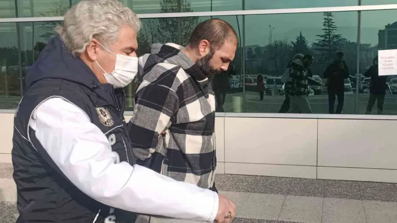 "Dur" ihtarına uymayıp polisi peşine taktı, uyuşturucuyla yakalandı