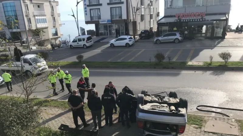 Sinop’ta otomobil takla attı: 1 yaralı