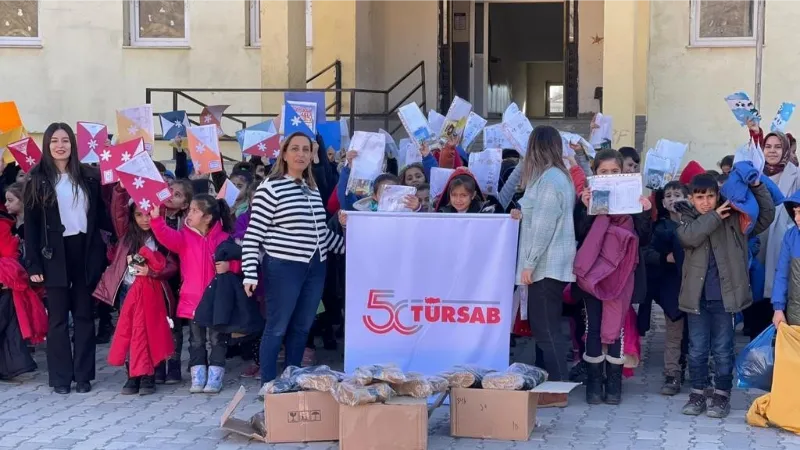 İstanbul’dan Çukurcalı öğrencilere karne hediyesi