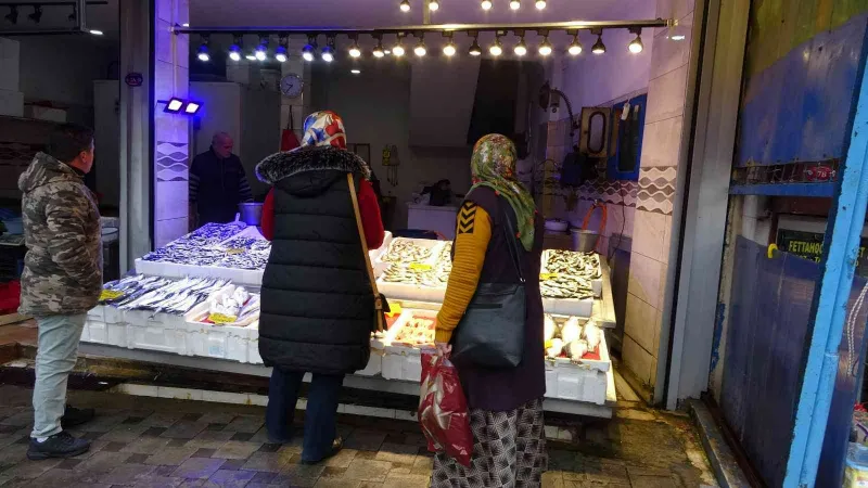 Tam ümidi kesmişken geri dönüş yapıp tezgahları şenlendirdi