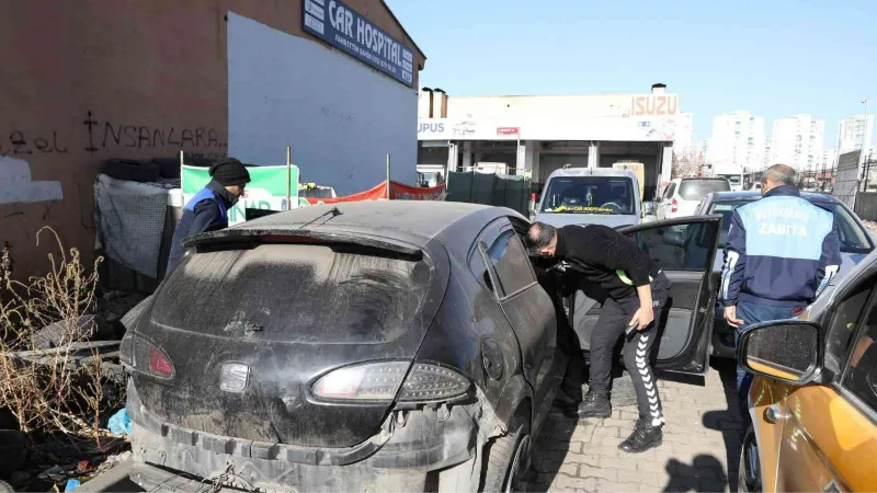 Diyarbakır’da çevre kirliliğine yol açan hurda araçlar çekildi