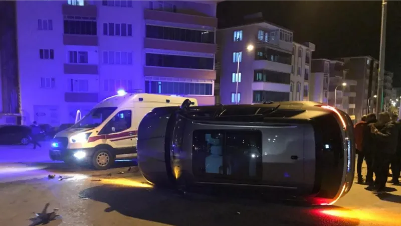 Bilecik’te alkollü sürücünün karıştığı kazada şans ederi yaralanan olmadı