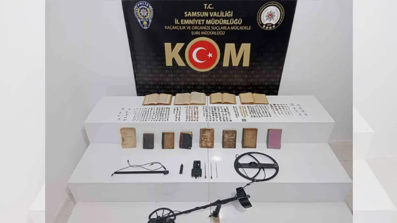 Samsun’da 503 adet altın para, sikke ve 12 adet el yazmalı kitap ele geçirildi