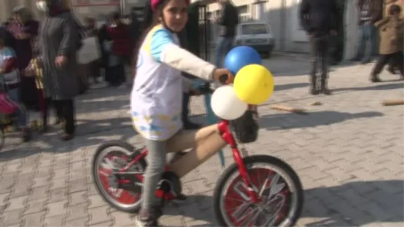 Şanlıurfa’da 400 yetim öğrenciye bisiklet hediye edildi