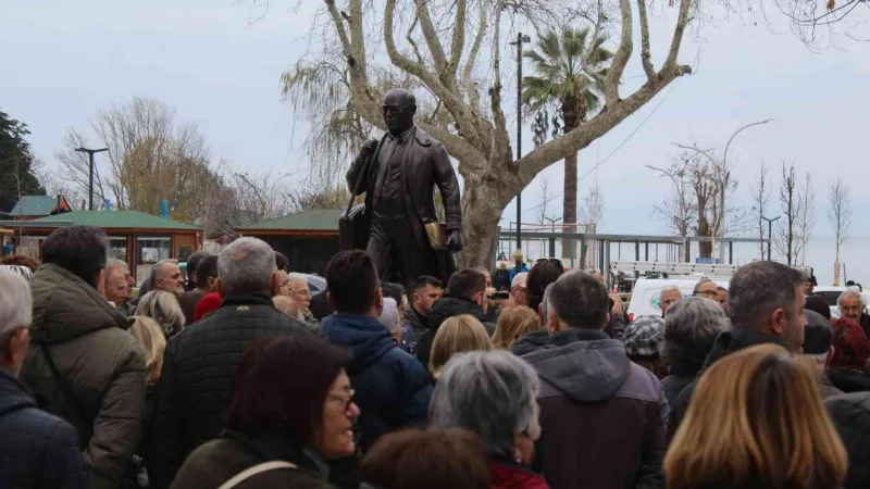 Uğur Mumcu, Sinop’ta isminin verildiği meydanda anıldı