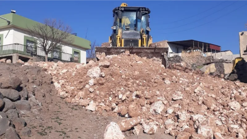 Viranşehir’de stabilize yol çalışması