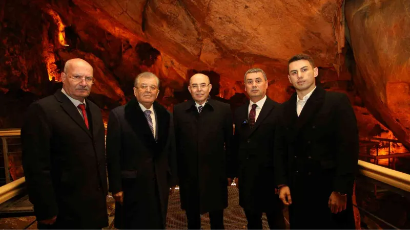 Gölbaşı Belediye Başkanı Ramazan Şimşek, Mevlüt Karakaya ile beraber Tulumtaş Mağarası’nı gezdi