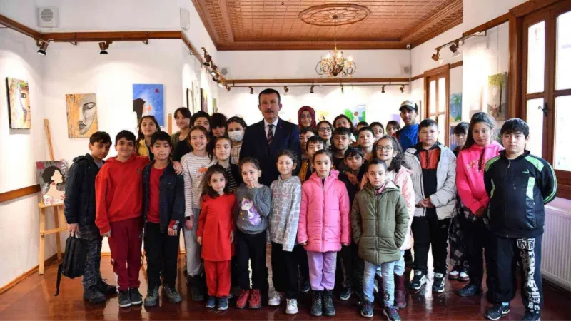 Altındağlı gençlerden resim sergisi