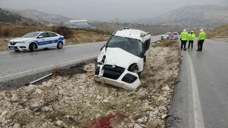 Burdur’da refüje çıkıp takla atan aracın sürücüsü hayatını kaybetti