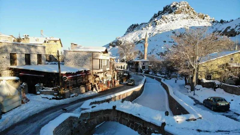 Geçen yıl kar altındaki tarihi Sille bu yıl kara hasret