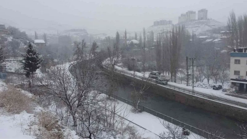 Darende’de kar yağışı etkili oldu