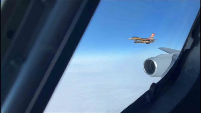 MSB, "NATO Entegre Hava Füze Savunması" faaliyetinde görev yapan uçakların görüntülerini paylaştı