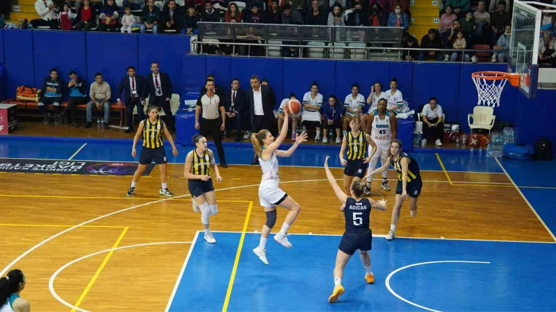 Tarsus Belediyesi Kadın Basketbol Takımı evinde Fenerbahçe’yi yendi