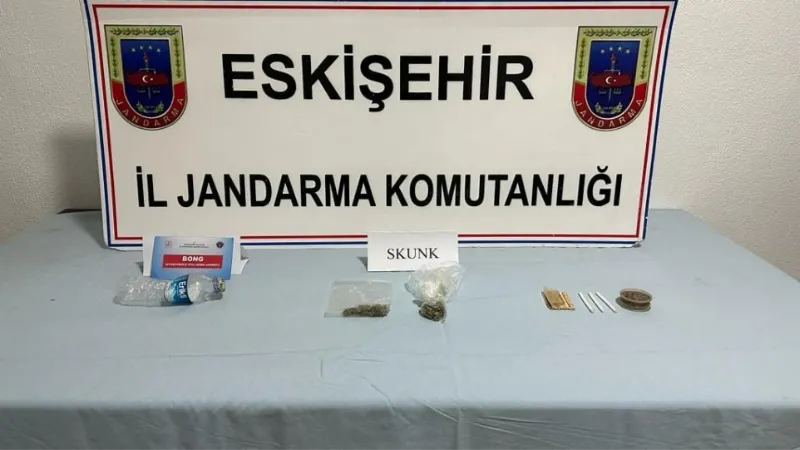 Jandarma ekiplerinden uyuşturucu madde satıcılarına operasyon