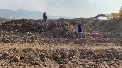 Kayıp Mine’nin arandığı kazı bölgesine yeni iş makineleri sevk edildi