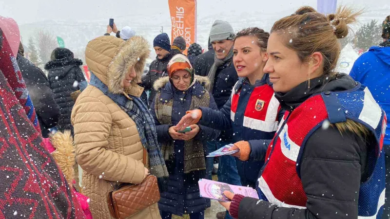 Festivalde “KADES ve En İyi Narkotik Polisi: Anne” bilgilendirmesi