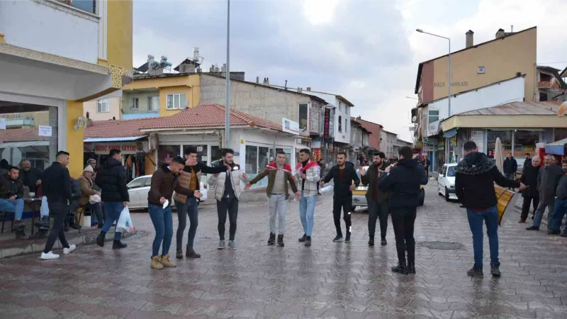 Eksi 10 derecede halaylı asker uğurlaması