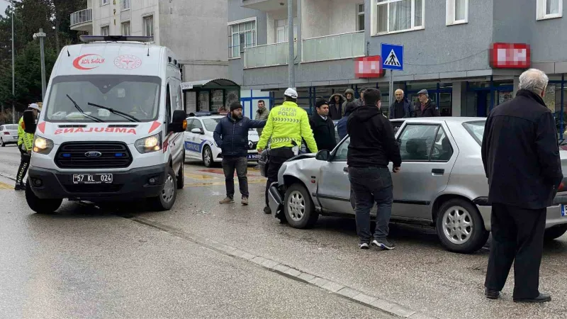 Sinop’ta trafik kazasında 1’i çocuk 3 kişi yaralandı