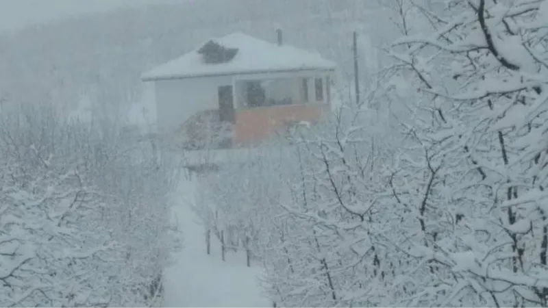 Karadeniz köyleri bembeyaz