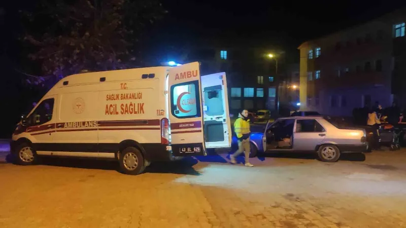 Gediz’de iki otomobil çarpıştı, 2 yaralı