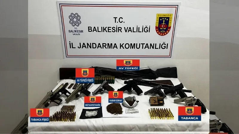 Balıkesir’de silah ve uyuşturucu madde satan şahsa operasyon