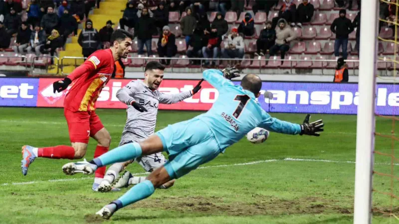 Kayserispor bir kez daha Başakşehir’i yendi